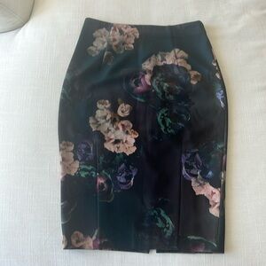 H&M Floral Pencil Skirt (Size 8)